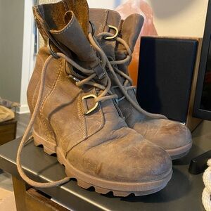 Sorel Joan of Arctic Brown Wedge Boots Size 8.5